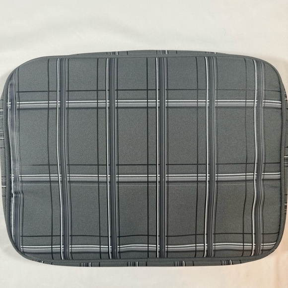 Hurley Gray and Black Plaid Laptop Bag - Picture 6 of 6
